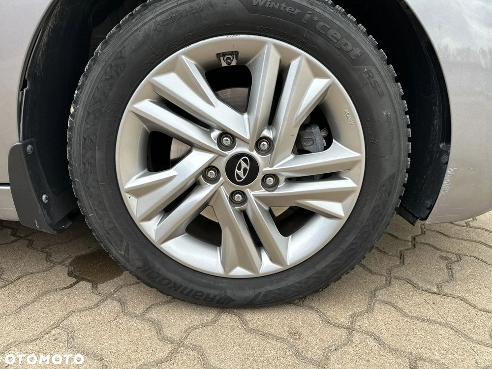 Hyundai Elantra 1.6 Comfort Premiere - 19