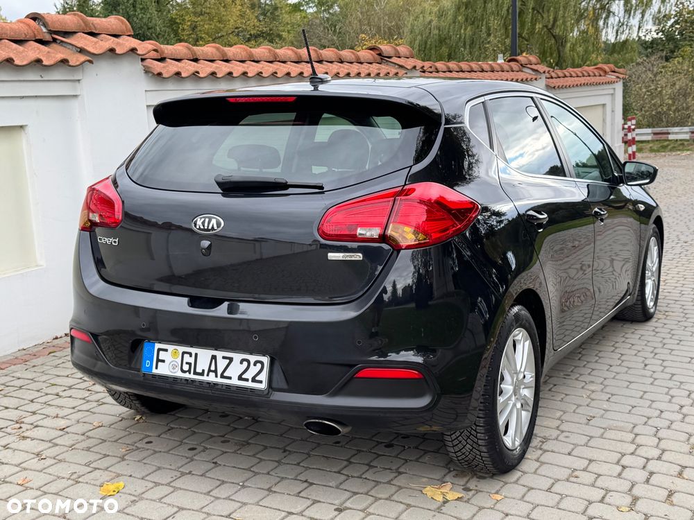 Kia Ceed - 33