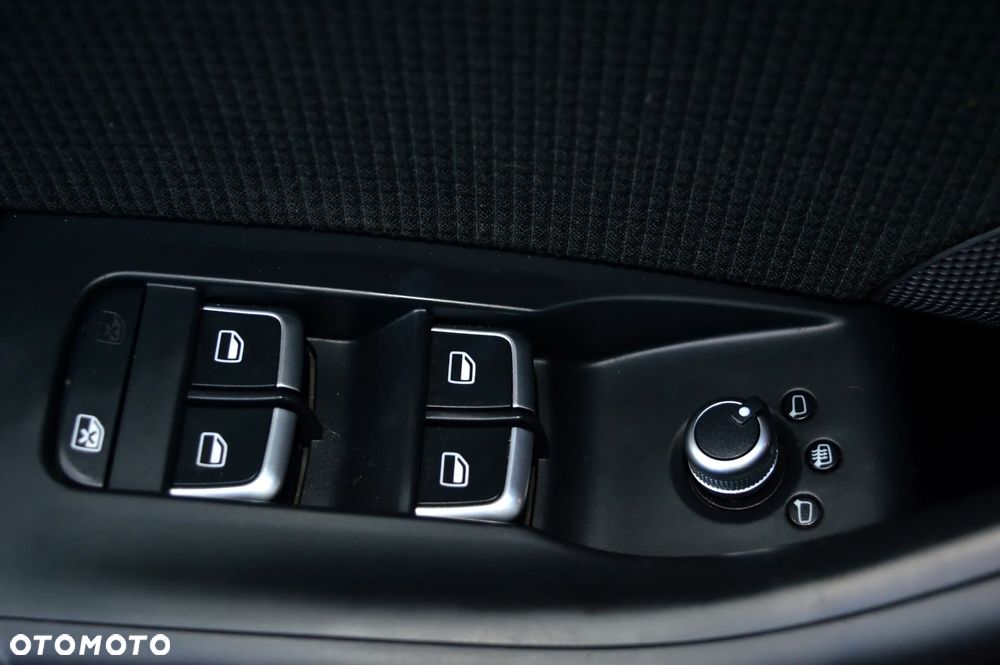 Audi Q3 2.0 TDI Quattro S tronic - 32