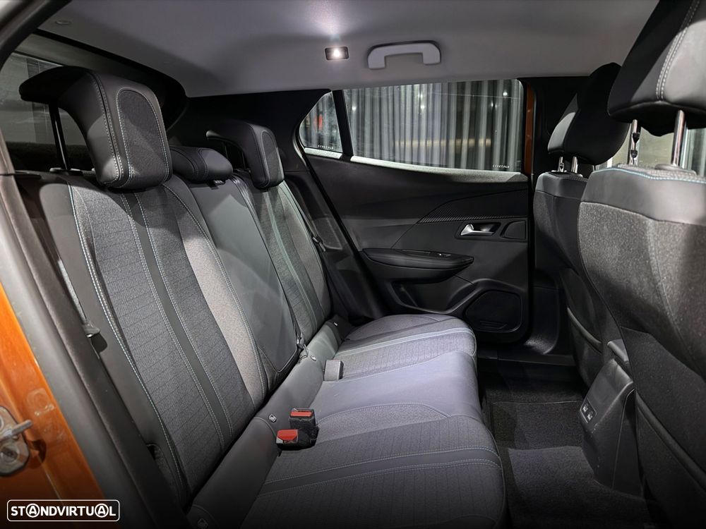 Peugeot 2008 1.2 PureTech Allure EAT8 - 39