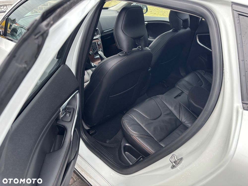 Volvo V40 Cross Country - 22