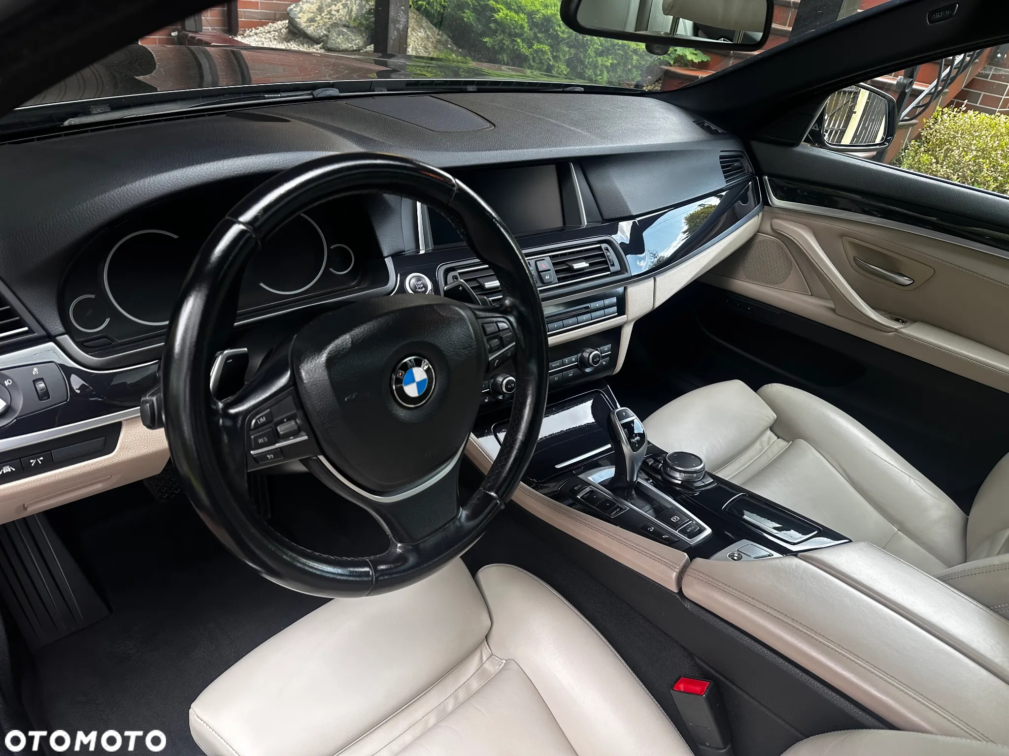 BMW Seria 5 525d xDrive Luxury Line - 23