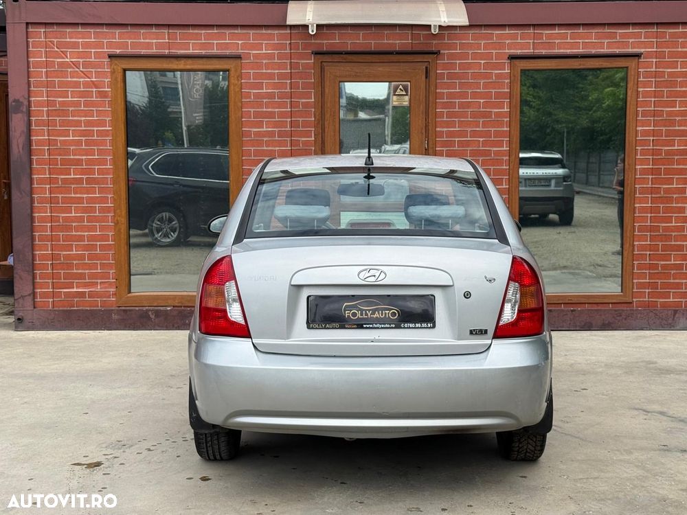 Hyundai Accent - 24