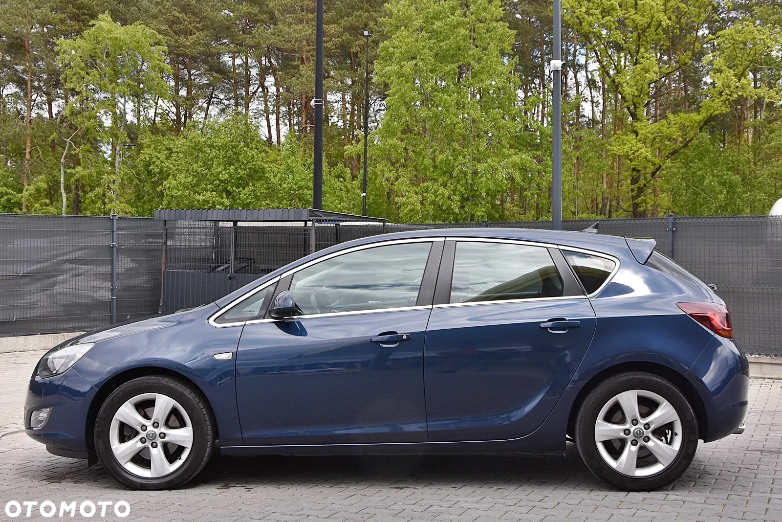 Opel Astra 1.6 Turbo Cosmo - 3