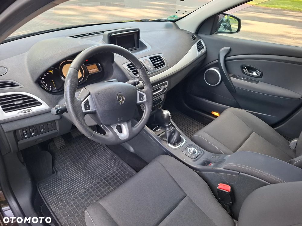 Renault Megane TCe 130 Paris - 28