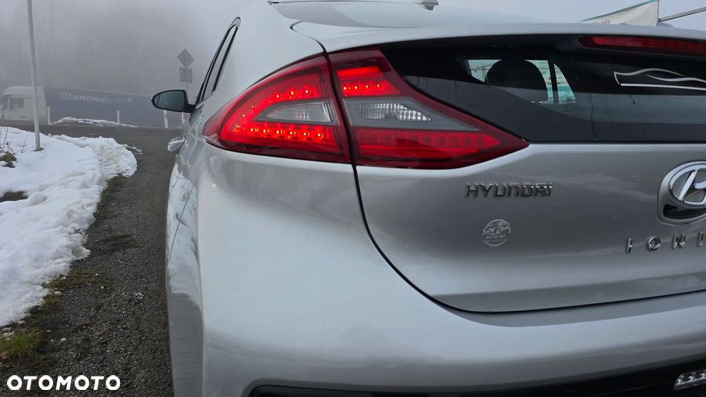 Hyundai IONIQ 1.6 GDI Premium - 17