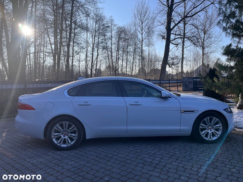 Jaguar XF 2.0 T R-Sport - 2