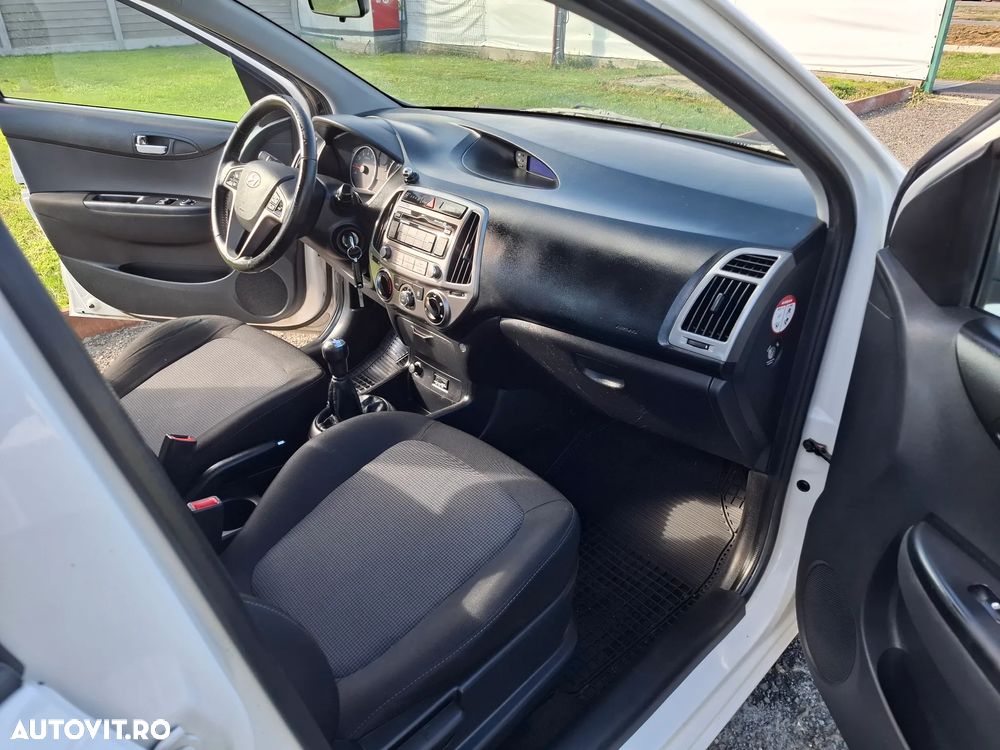 Hyundai i20 1.2 Trend - 8