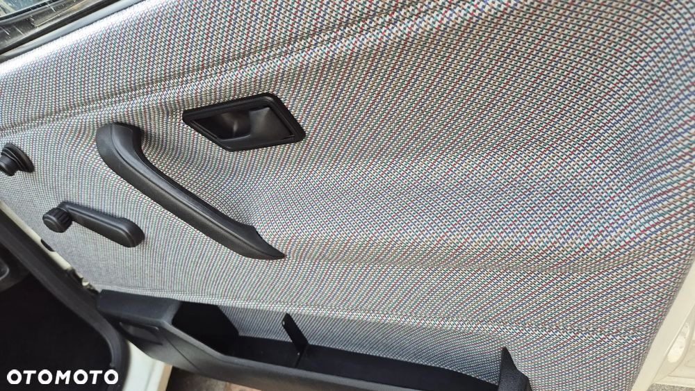 Volkswagen Golf - 10