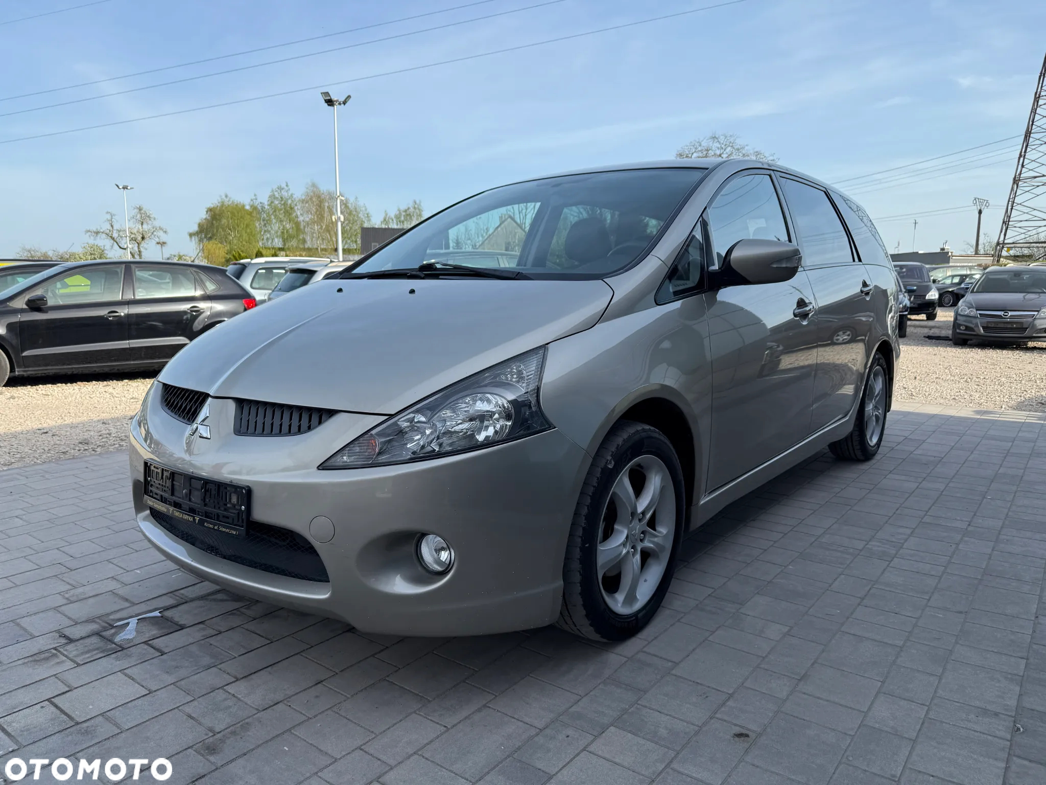 Mitsubishi Grandis 2.4 Intense - 14