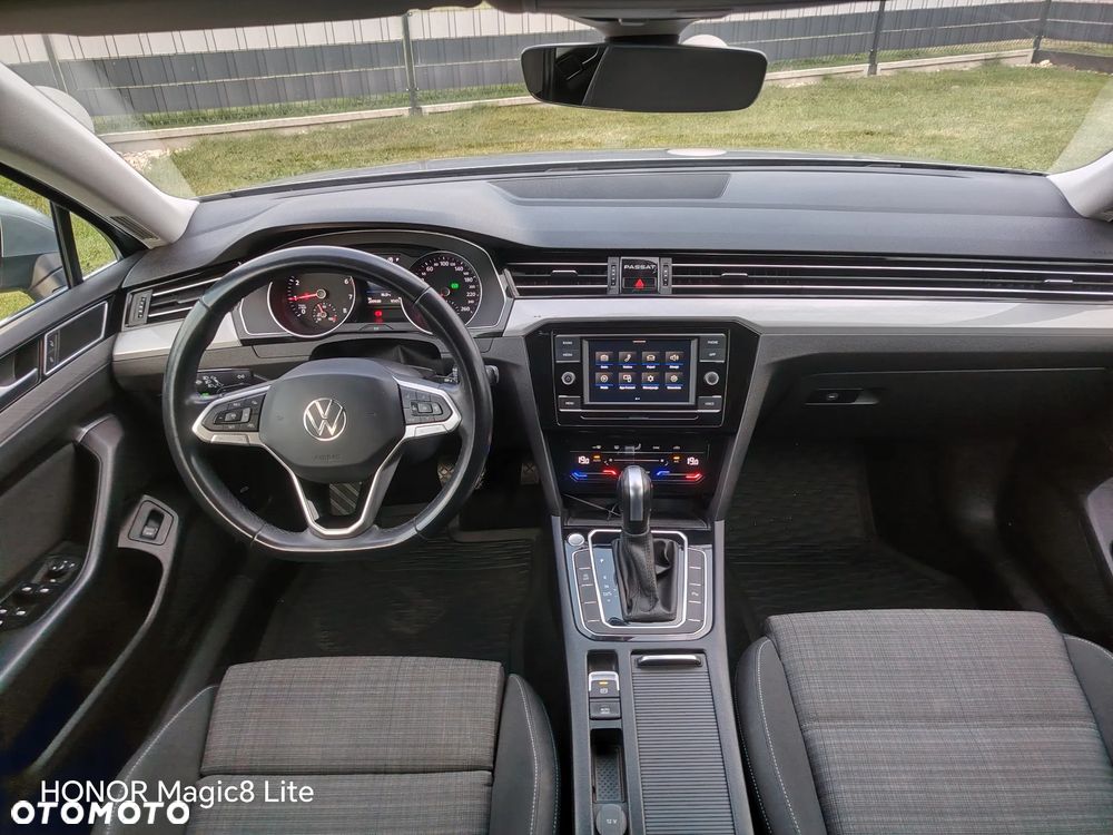 Volkswagen Passat - 8