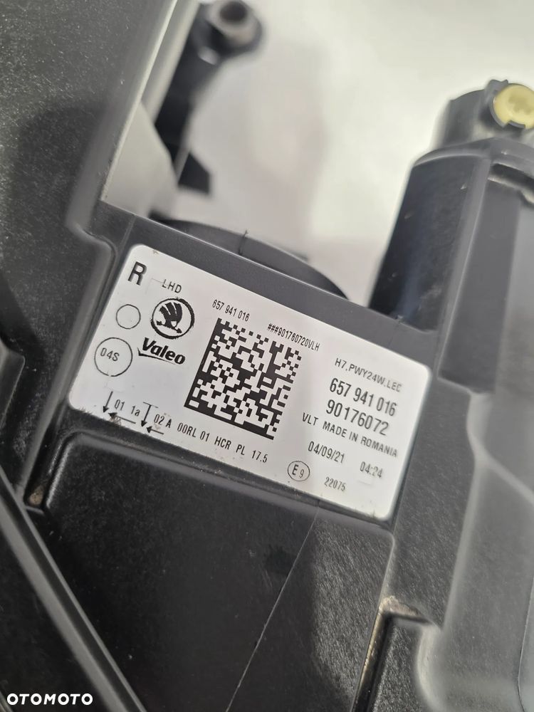 SKODA SCALA 18- PRAWA LAMPA PRZEDNIA PRZÓD ŁADNA LED NR 657941016 NR AUKCJI LPP273 - 11