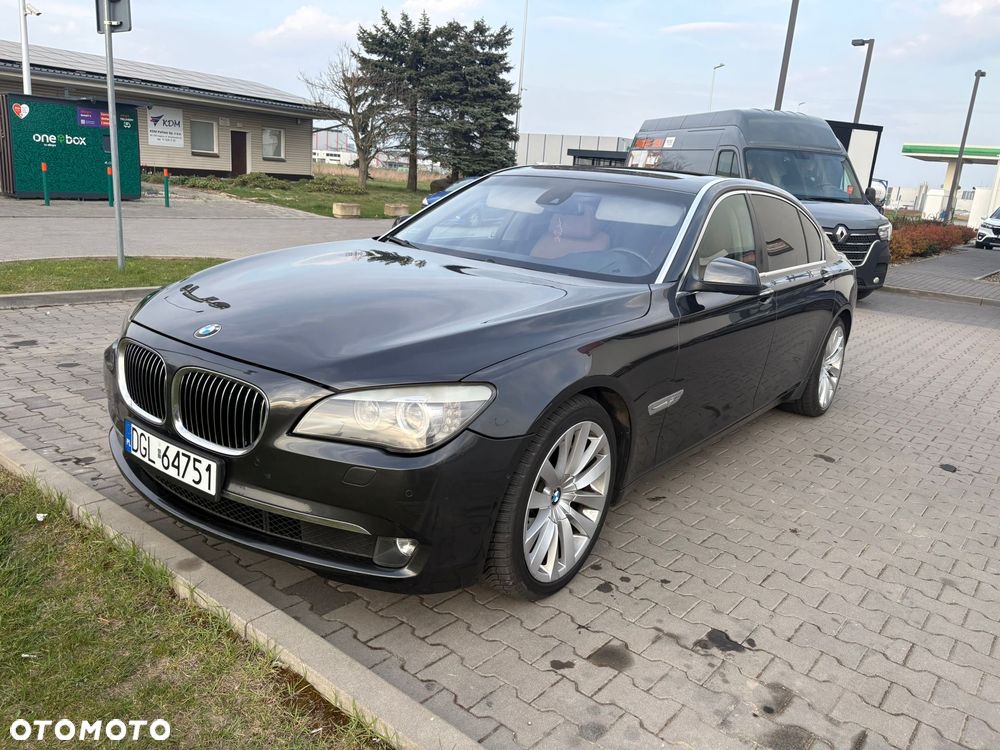 BMW Seria 7 750i L - 1