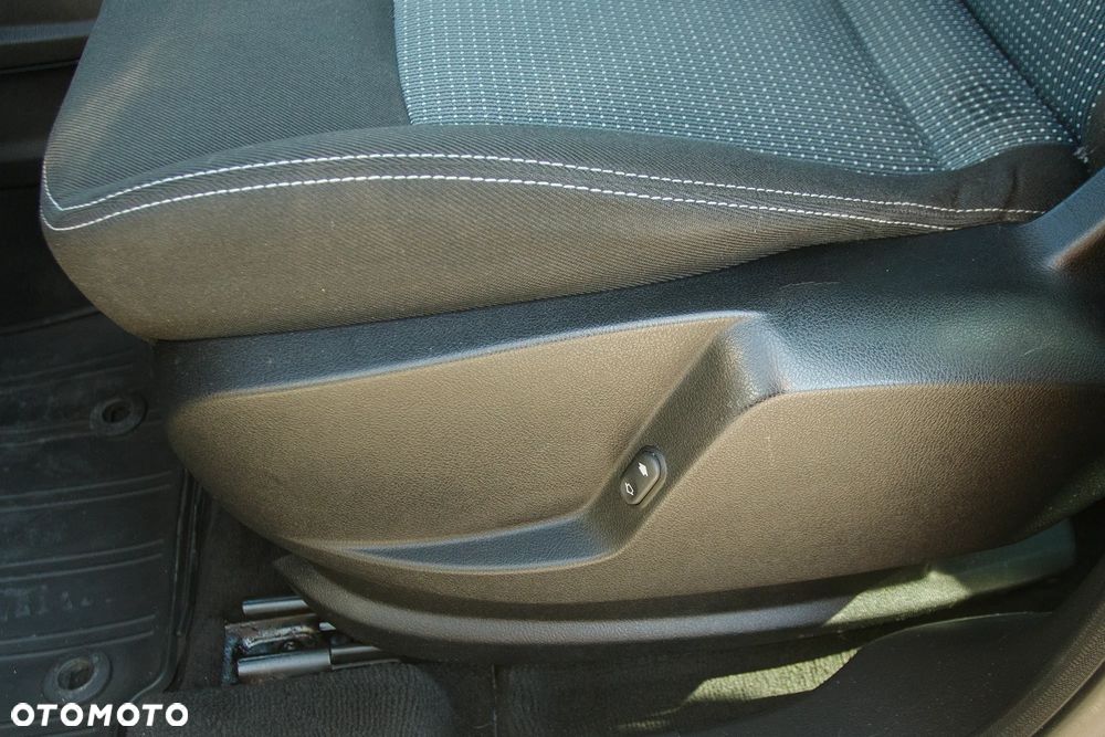 Ford Galaxy 2.0 FF Titanium - 24