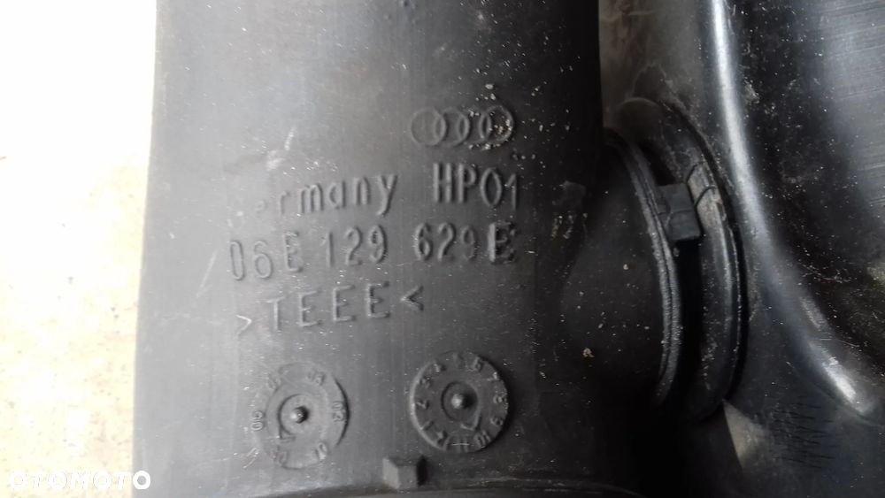 rura dolot przewód powietrza 06E129629E A6 C6 2.4 - 4