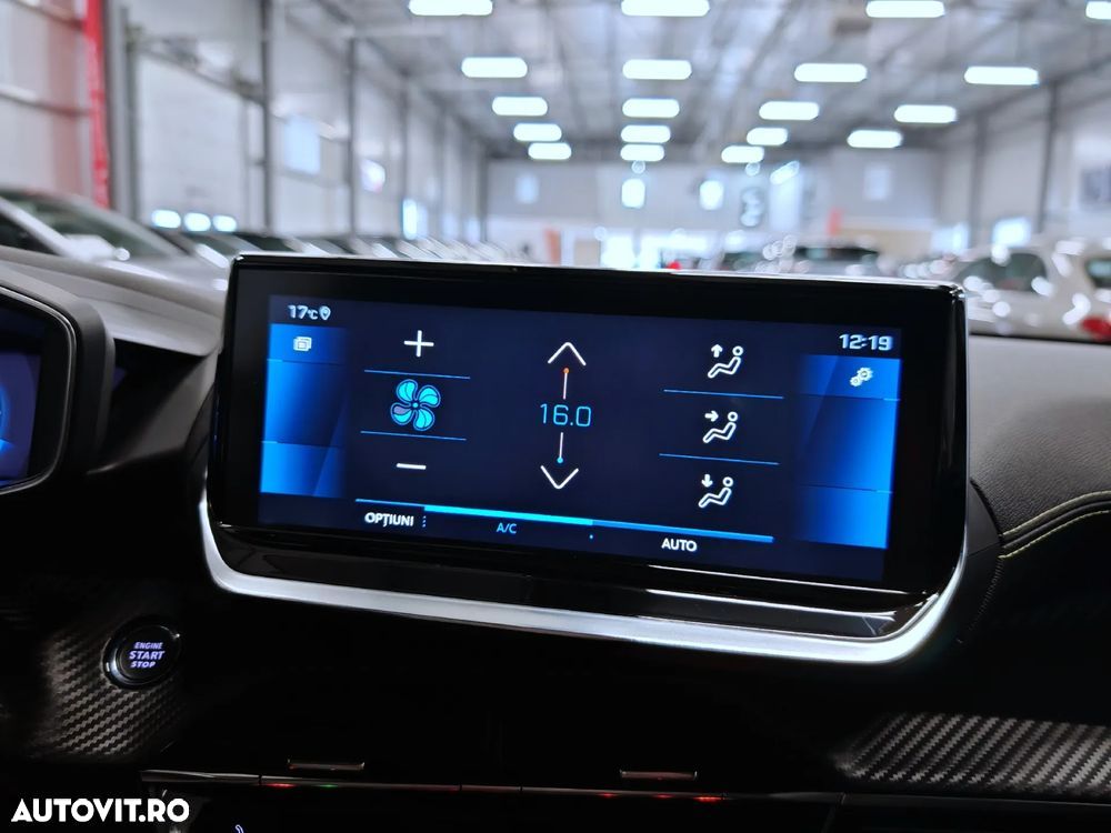 Peugeot 2008 PureTech 130 EAT8 GT - 11