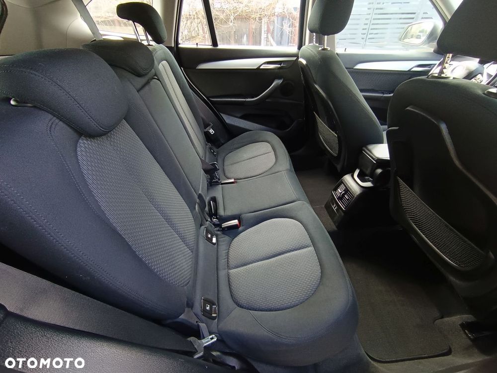 BMW X1 sDrive16d - 10