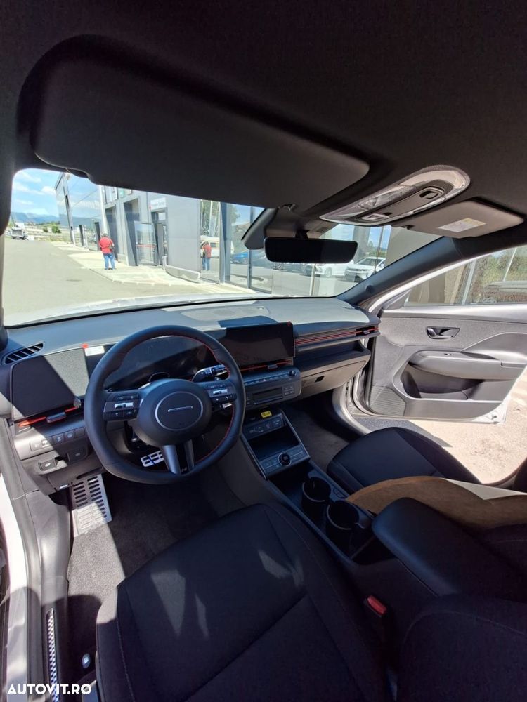 Hyundai KONA - 15