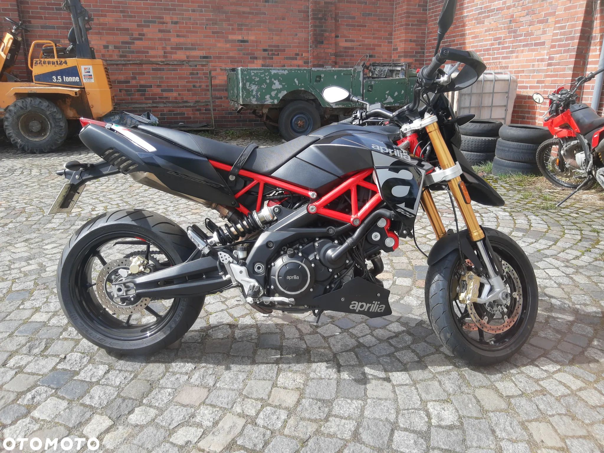 Aprilia Dorsoduro - 1