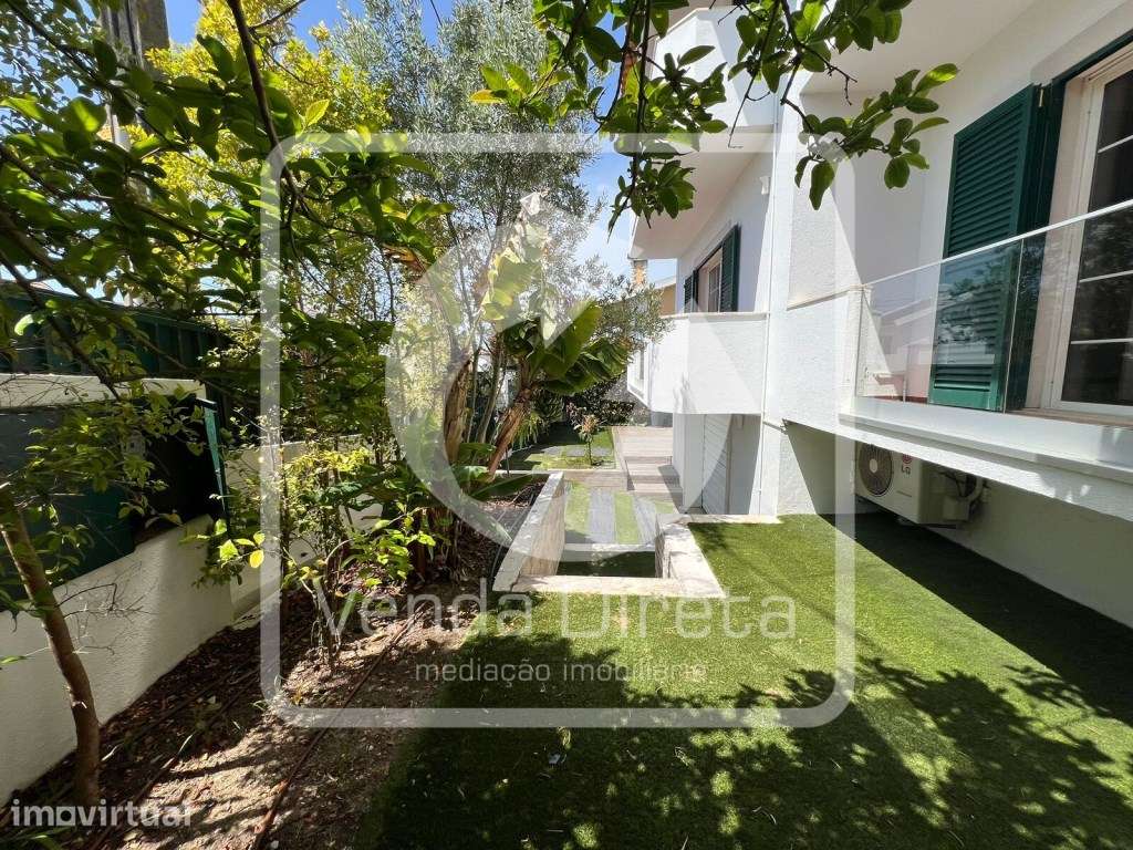 Moradia T4 Isolada com Piscina e Garagem no Estoril | IMÓVEL DA BANCA - Grande imagem: 2/42