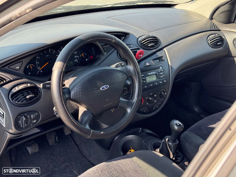 Ford Focus 1.4 Ambiente - 5