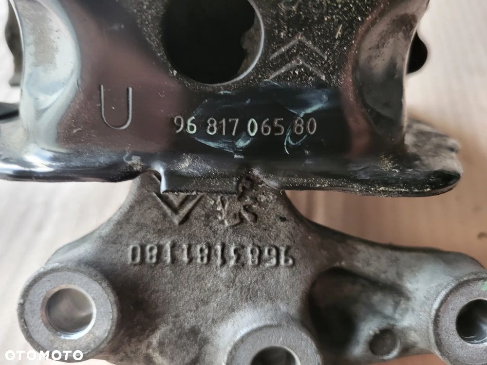 Łapa poduszka silnika Peugeot 208 1.6 BLUEHDI - 6