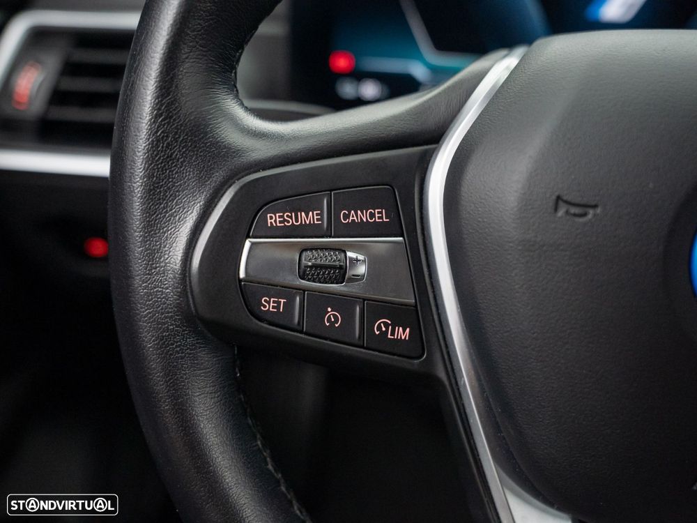 BMW i4 eDrive40 — fotografia 21