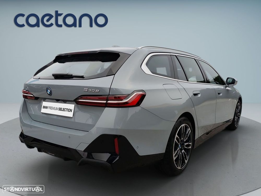 BMW 530 e Pack Desportivo M - 8