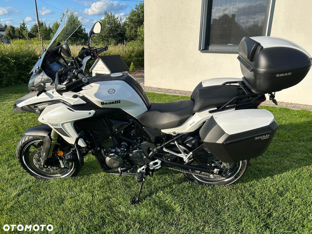Benelli TRK 502 - 4