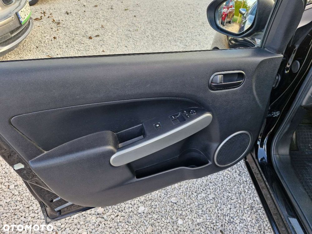 Mazda 2 - 16