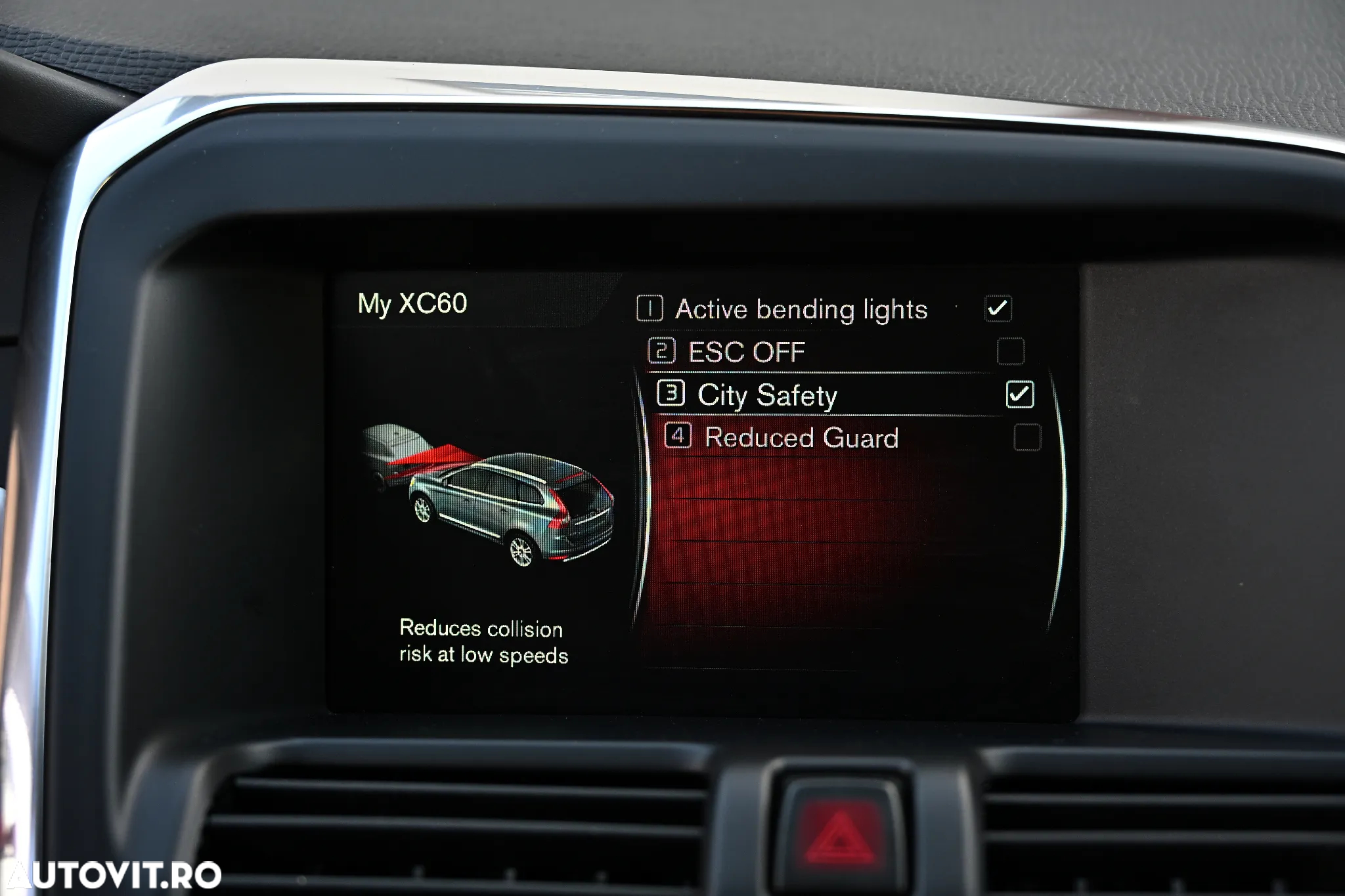 Volvo XC 60 D4 AWD Geartronic Ocean Race - 34