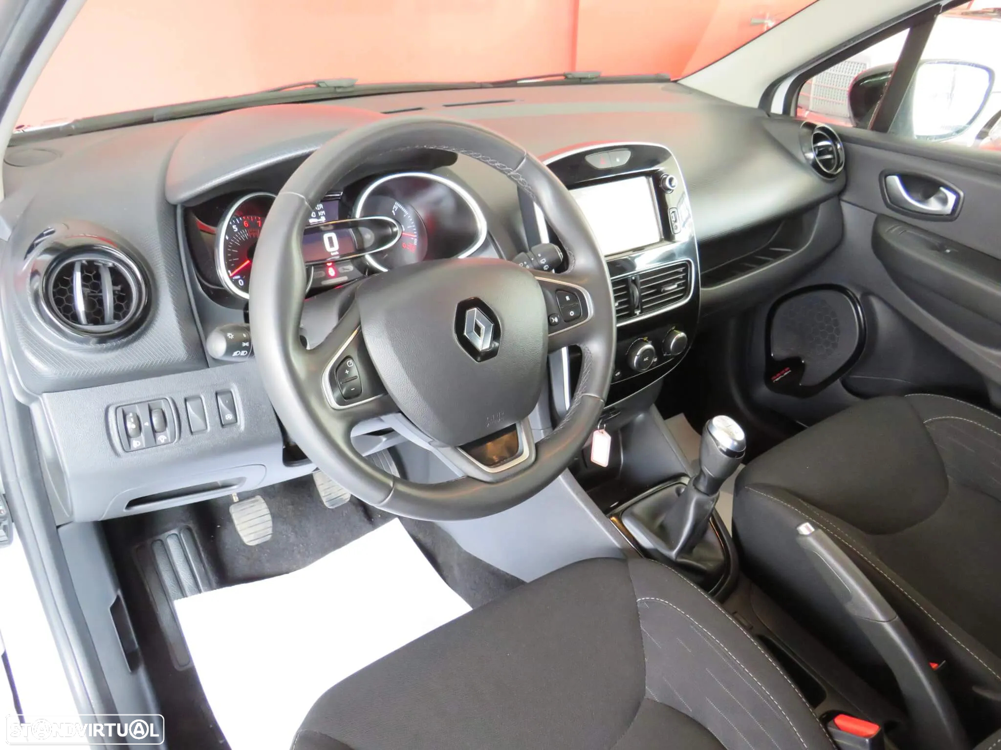 Renault Clio Sport Tourer 0.9 TCe Limited - 19