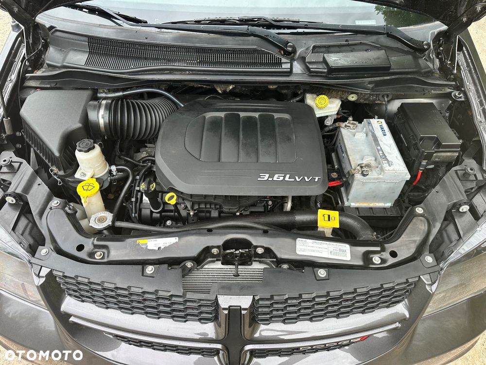 Dodge Grand Caravan 3.6 R/T - 12