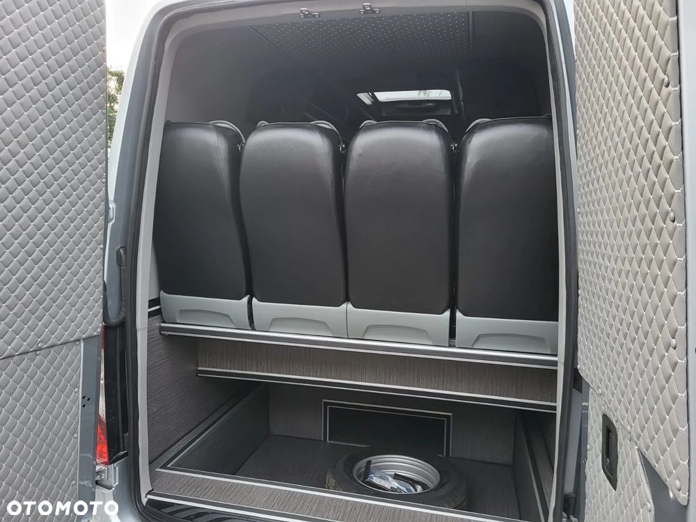 Mercedes-Benz Sprinter - 11