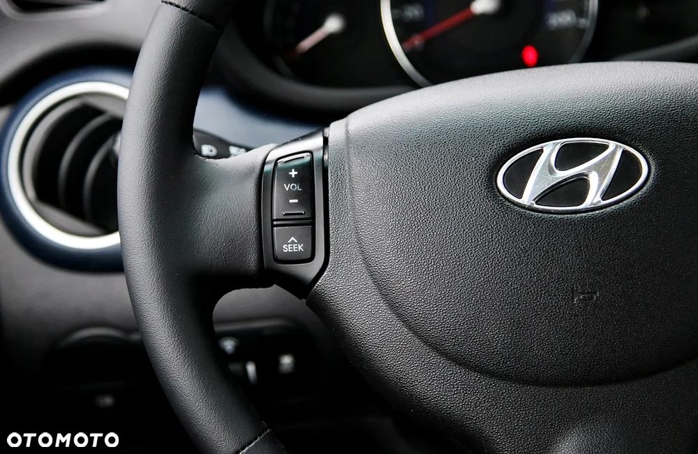 Hyundai i10 1.1 Premium - 17