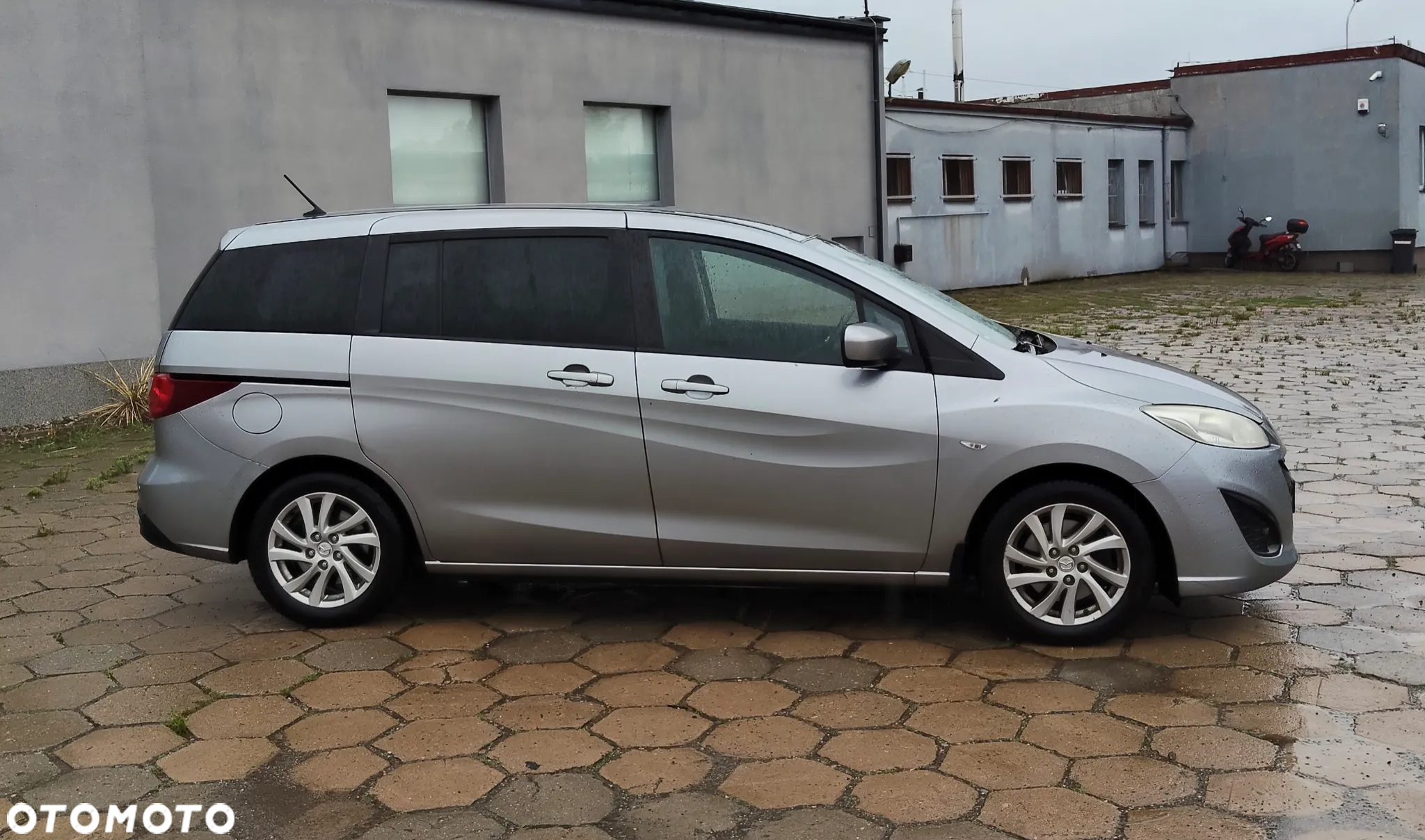 Mazda 5 - 5