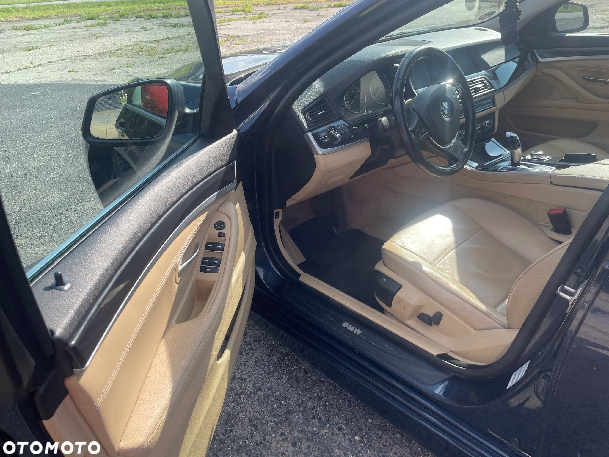 BMW Seria 5 520i Touring - 9