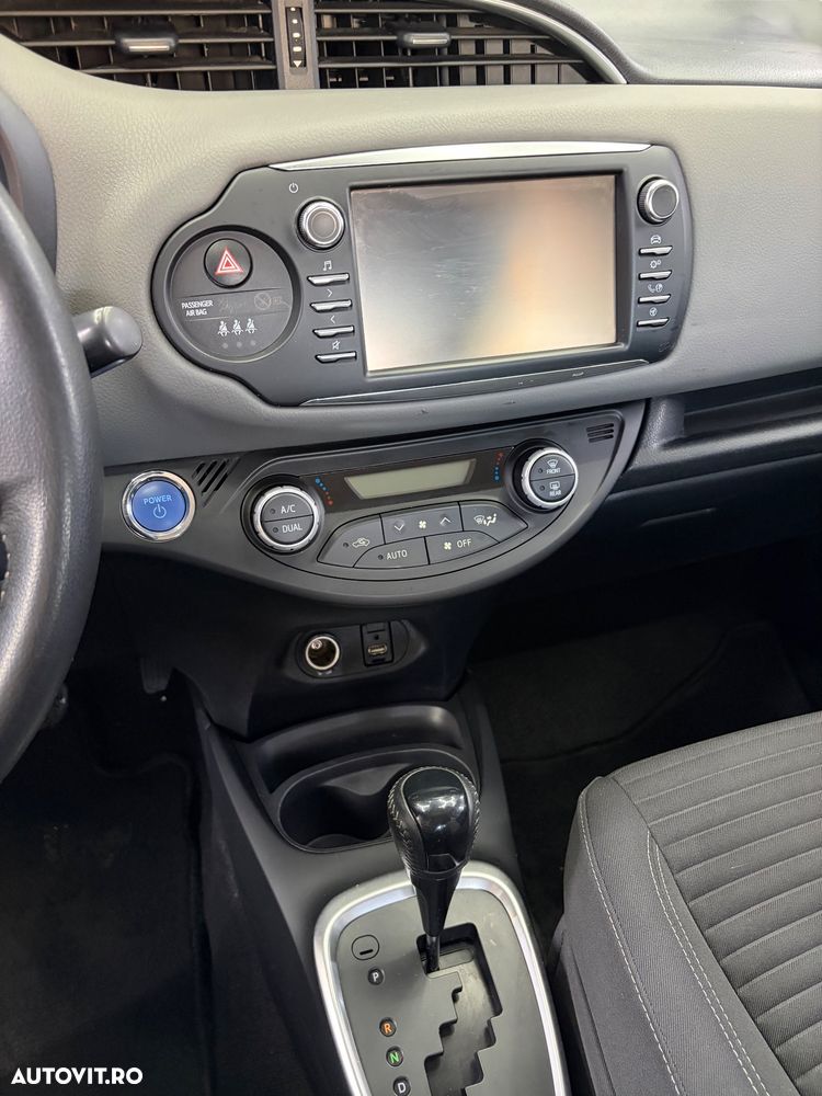 Toyota Yaris 1.5 VVT-i HSD Dynamic - 16