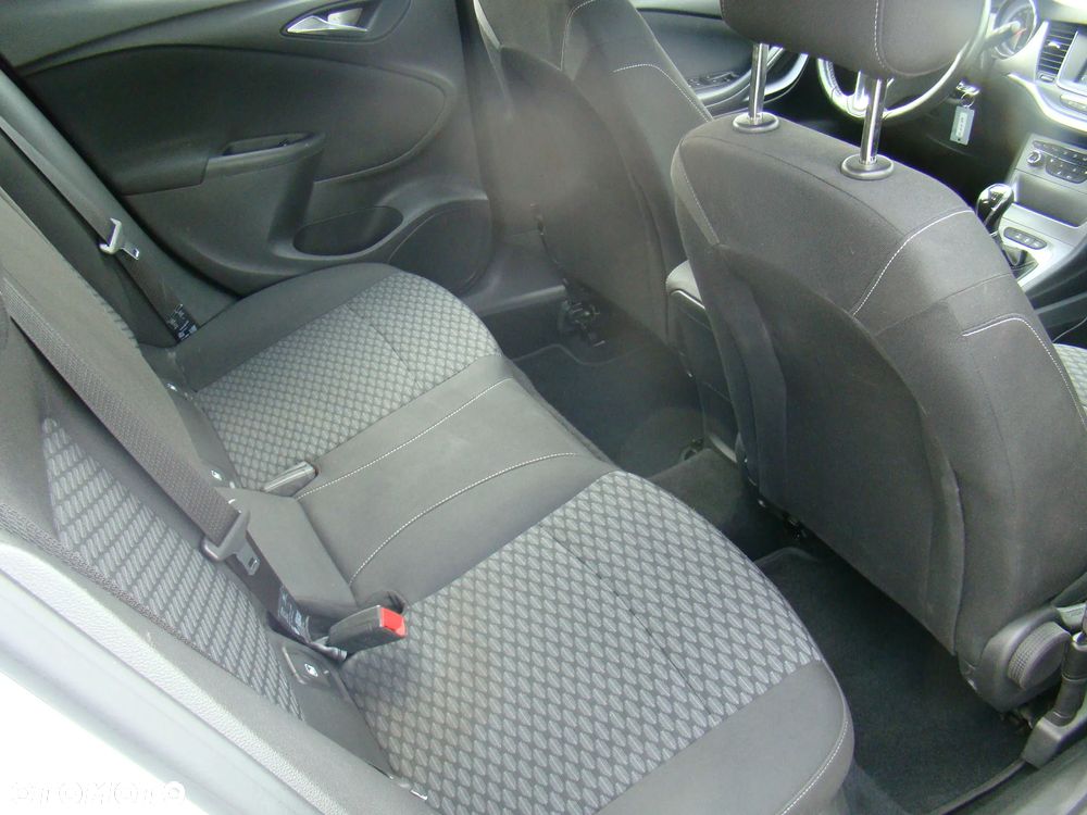 Opel Astra 1.4 Turbo Dynamic - 29
