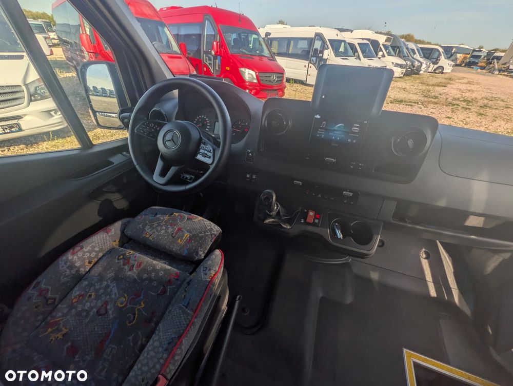 Mercedes-Benz Sprinter 519 - 17