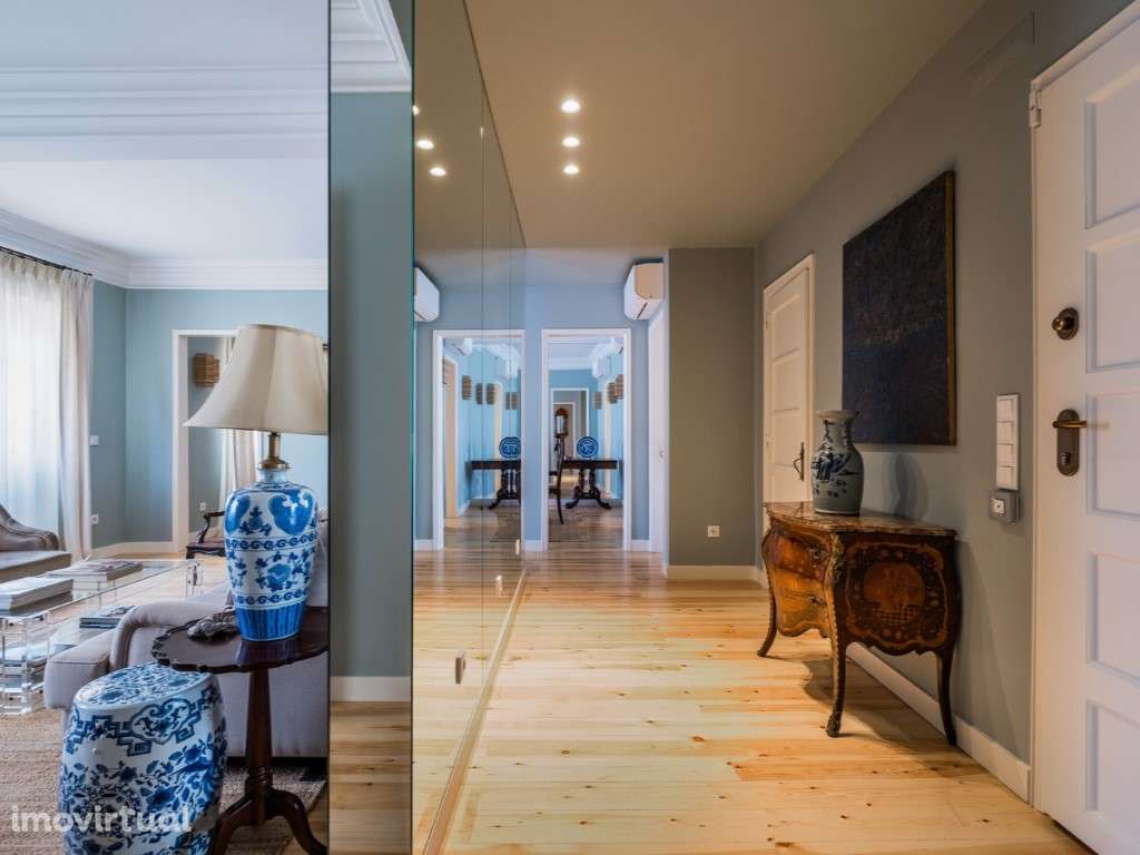 Lapa | Exclusivo Apartamento T2 com 2 Suítes e 3 Salas - Grande imagem: 2/44