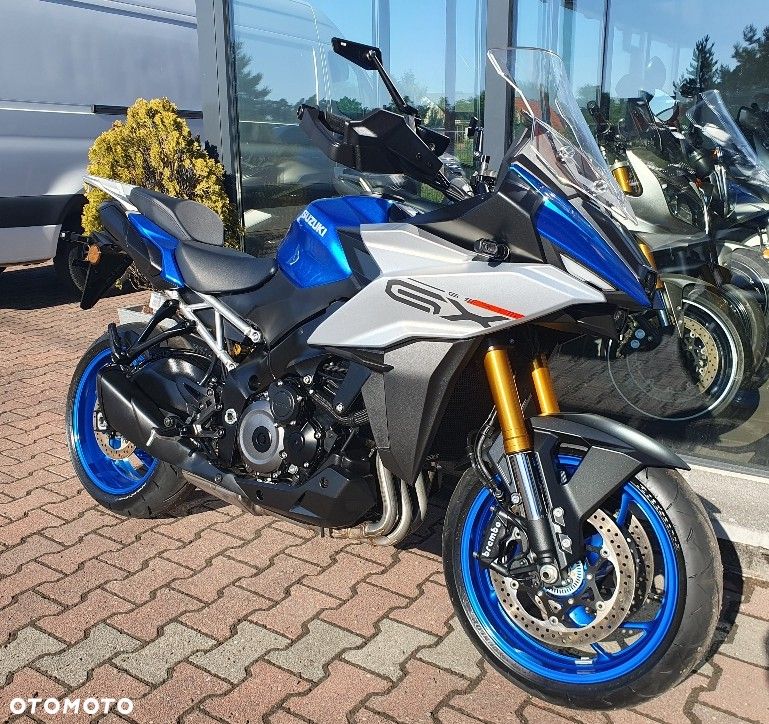 Suzuki GSX - 27