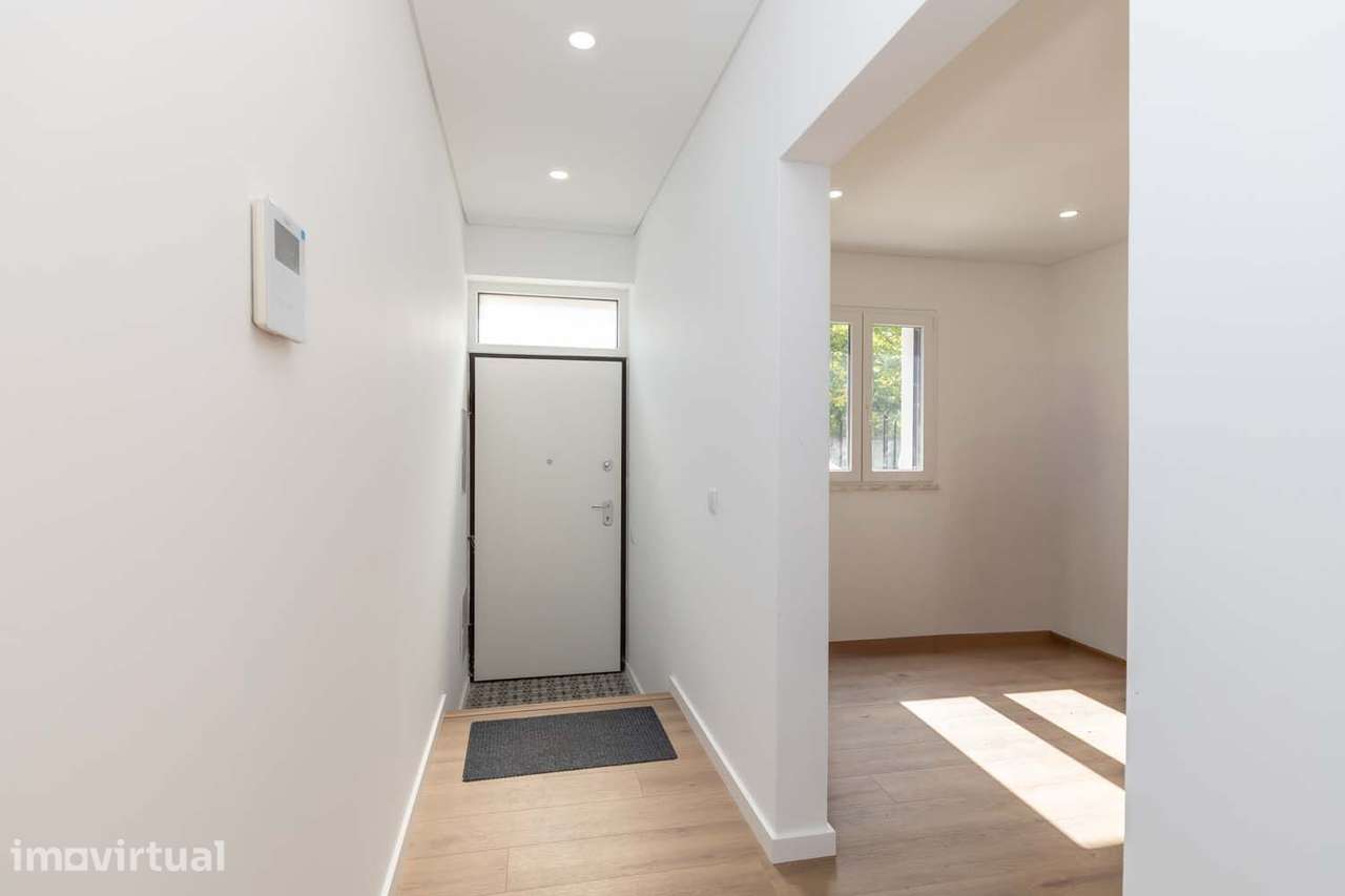 T3 NOVO – Apartamento com Espaço Exterior Único de 500 m² no Seixal - Grande imagem: 2/60