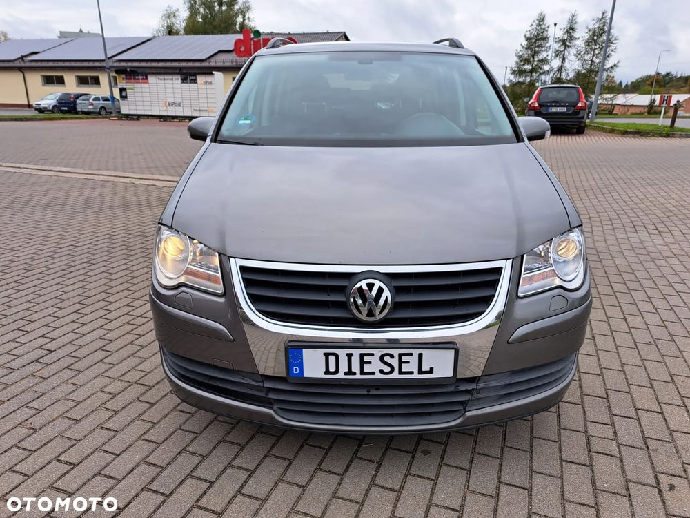 Volkswagen Touran - 3