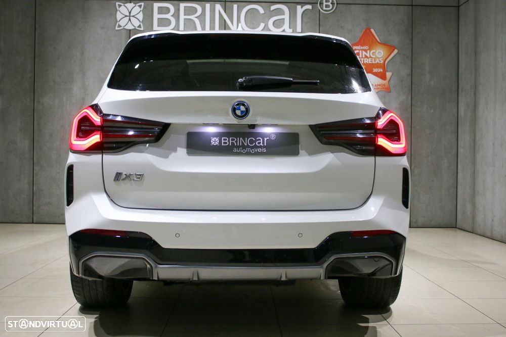 BMW iX3 M Sport Impressive - 14