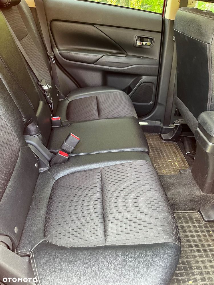 Mitsubishi Outlander 2.0 Intense + 4WD CVT - 11