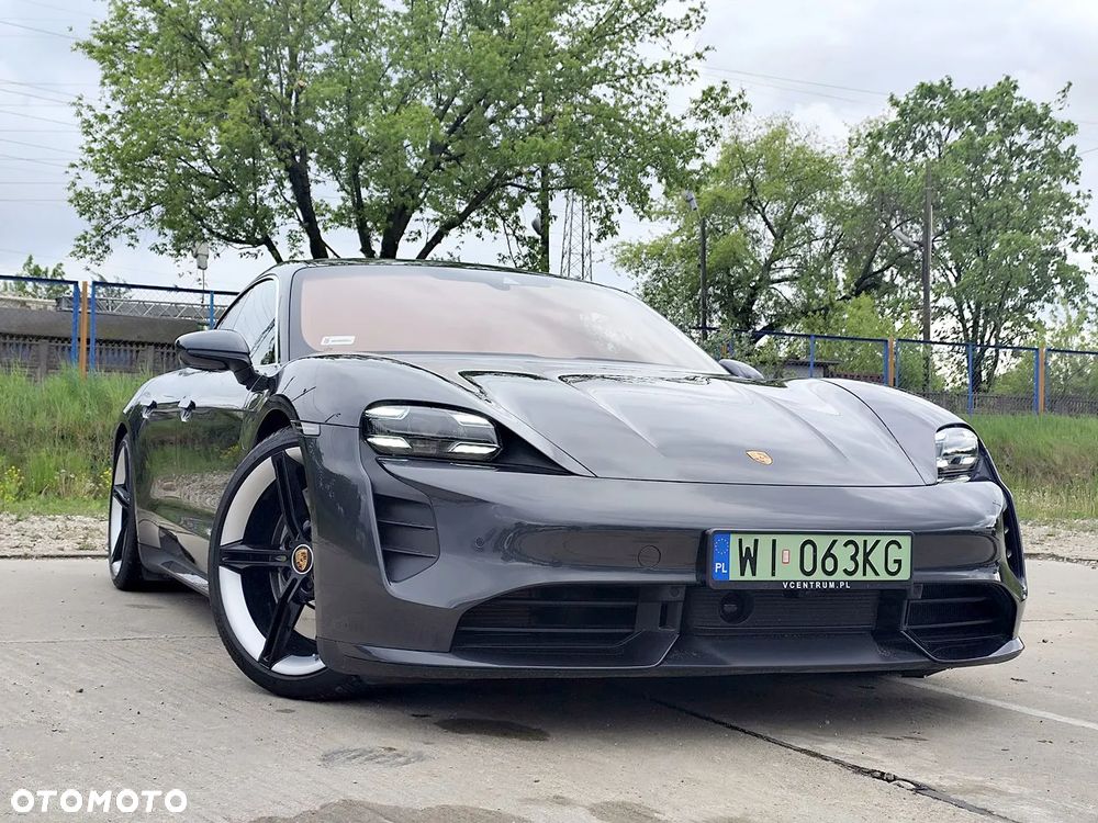 Porsche Taycan - 1