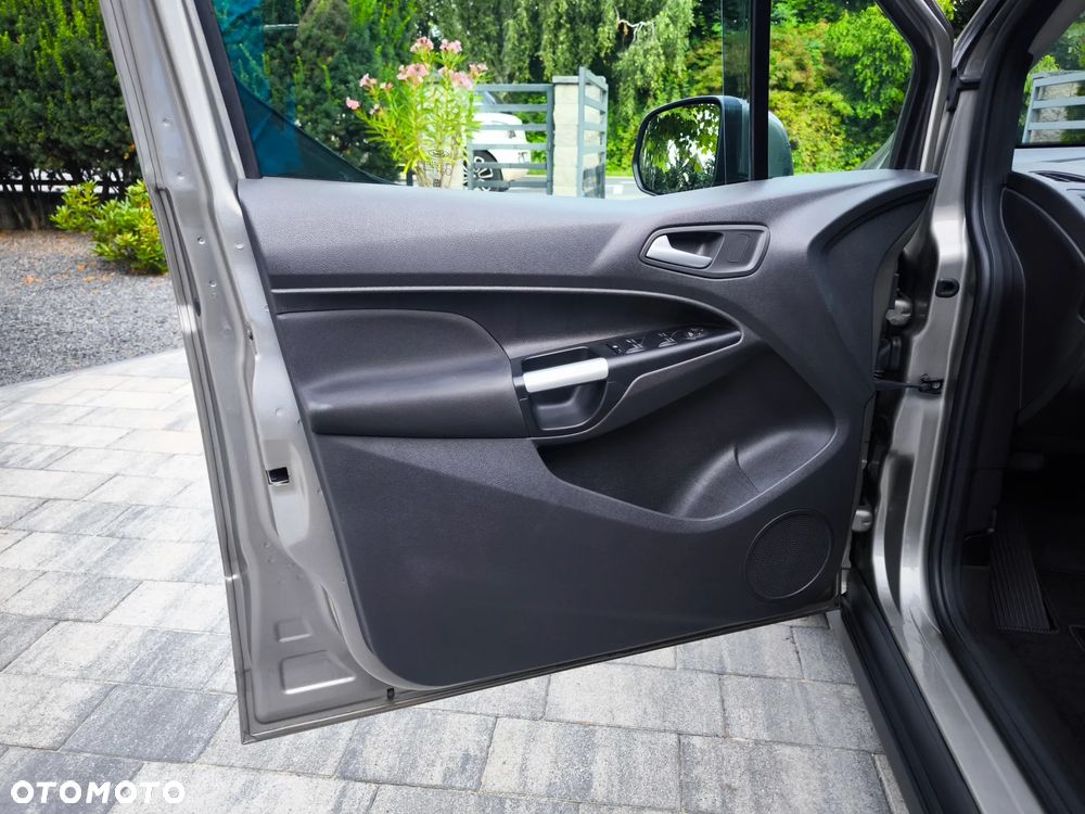 Ford Tourneo Connect Grand - 18