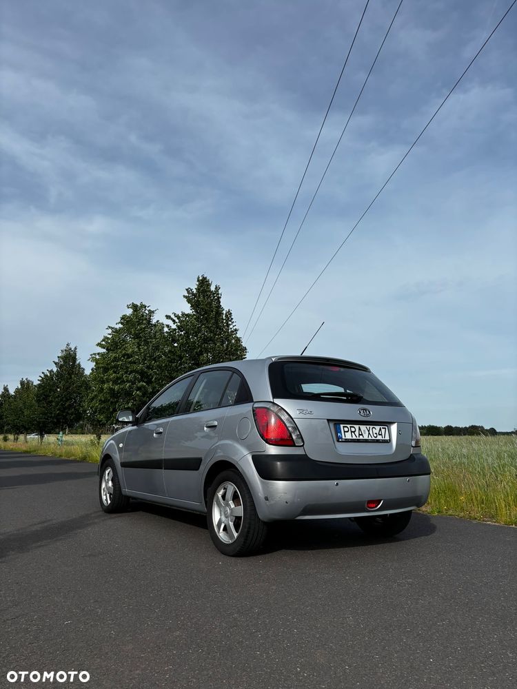 Kia Rio - 10