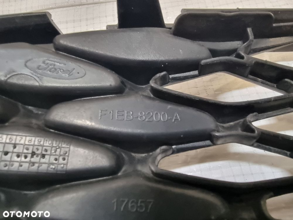 KRATKA ŚRODKOWA ZDERZAKA PRZÓD FORD FOCUS MK3 LIFT F1EB-8200-A - 5